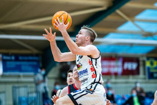 Lucien Schmikale 9 BSW Sixers during the 2020 21 mens season in the Barmer Bundesliga ProB between BSW Sixers and ETV Hamburg Basketball at Ballsporthalle Sandersdorf on 20 March 2021 in Sandersdorf, Saxony Anhalt, Germany