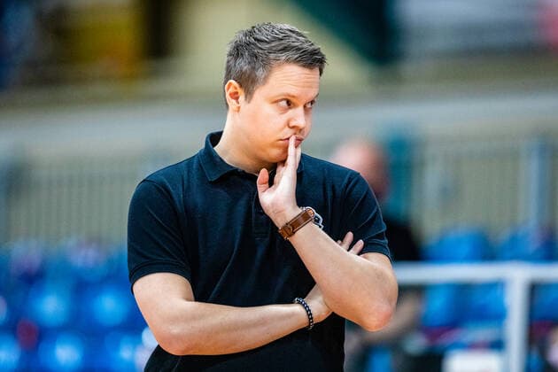 Coach Sebastian Ludwig BSW Sixers during the season 2020 21 men in the Barmer Bundesliga ProB between BSW Sixers and ETV Hamburg Basketball at the Ballsporthalle Sandersdorf on 20 March 2021 in Sandersdorf, Saxony Anhalt, Germany