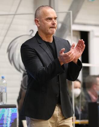 20 03 2021 Basketball Season 2019 2020 2 Bundesliga Pro A 27 Spieltag Nürnberg Falcons Basketball Club NBC Rostock Seawolves DaMa Dirk Bauermann coach head coach coach Rostock Seawolves applauds claps hands