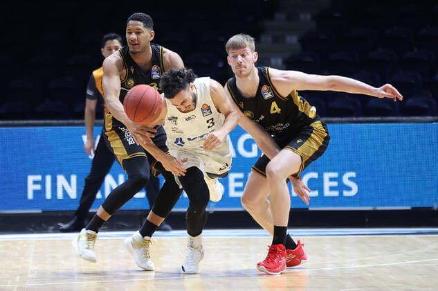 Karim Jallow Basketball Loewen Braunschweig , Max Dileo Hamburg Towers , Luc van Slooten Basketball Loewen Braunschweig