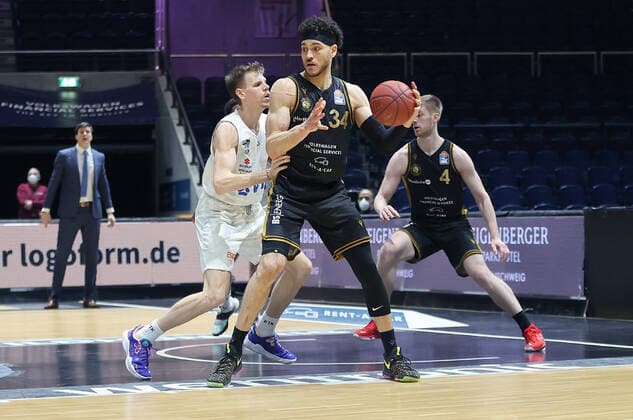 Jordan Swing Hamburg Towers , Gavin Schilling Basketball Loewen Braunschweig