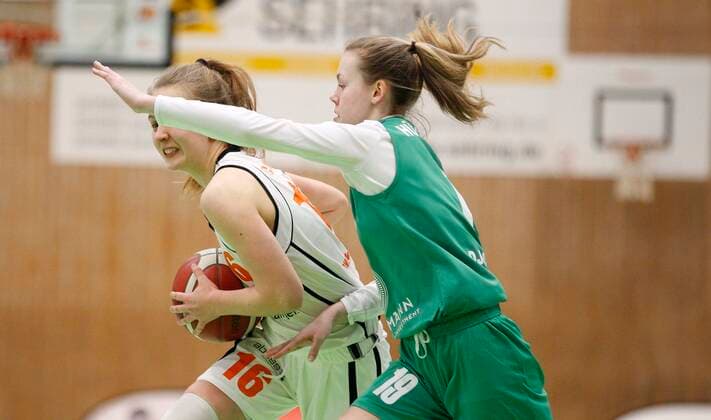Basketball Hesse 2 Bundesliga South Season 2020 2021 20 03 2021 Rhein Main Baskets ws DJK Don Bosco Bamberg green v l Sari Cornelius Rhein Main Baskets , Anna Hübschmann Bamberg 19 Sport Rhein Main Baskets DJK Don Bosco Bamberg