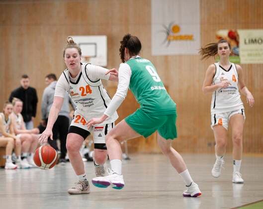 Basketball Hesse 2 Bundesliga South Season 2020 2021 20 03 2021 Rhein Main Baskets ws DJK Don Bosco Bamberg green v l Hannah Whitish Rhein Main Baskets , Julia Förner Bamberg 9 Sport Rhein Main Baskets DJK Don Bosco Bamberg