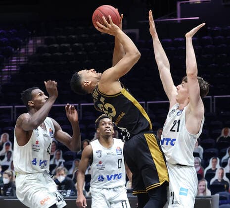 Karim Jallow Basketball Loewen Braunschweig