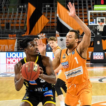GER, BBL, ratiopharm ulm vs MHP RIESEN Ludwigsburg 20 03 2021, ratiopharm arena, Neu Ulm, GER, BBL, ratiopharm ulm vs MHP RIESEN Ludwigsburg, pictured Jaleen Smith Ludwigsburg, 3 , Demitrius Conger Ulm, 1 nordphotoxGmbHx xHafner nph00200