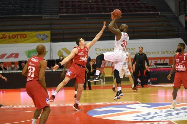 v l , Scottie James Jr Giessen 31 , Murphy Holloway Wuerzburg 31 GER, Basketball BBL 1 League, Giessen vs Wuerzburg, 20 03 2021 Giessen. Copyright: xEibnerxPressefotox xRalphxLehmbergx