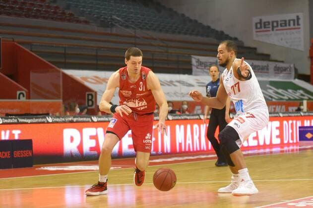 v l , Scottie James Jr Giessen 31 , Alex King Wuerzburg 77 GER, Basketball BBL 1 Liga, Giessen vs Wuerzburg, 20 03 2021 Giessen Copyright: xEibnerxPressefotox xRalphxLehmbergx