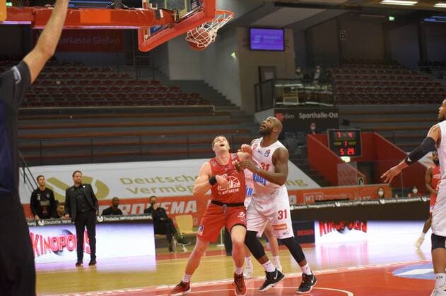 v l , Scottie James Jr Giessen 31 , Murphy Holloway Wuerzburg 31 GER, Basketball BBL 1 League, Giessen vs Wuerzburg, 20 03 2021 Giessen. Copyright: xEibnerxPressefotox xRalphxLehmbergx