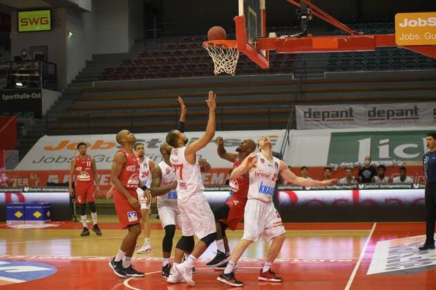 v l , Alex King Wuerzburg 77 , Brandon Bowman Giessen 15 , Florian Koch Wuerzburg 21 GER, Basketball BBL 1 Liga, Giessen vs Wuerzburg, 20 03 2021 Giessen Copyright: xEibnerxPressefotox xRalphxLehmbergx