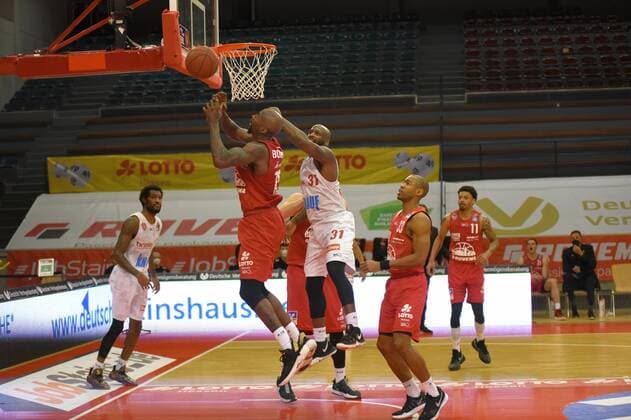 v l , Brandon Bowman Giessen 15 , Murphy Holloway Wuerzburg 31 GER, Basketball BBL 1 League, Giessen vs Wuerzburg, 20 03 2021 Giessen. Copyright: xEibnerxPressefotox xRalphxLehmbergx