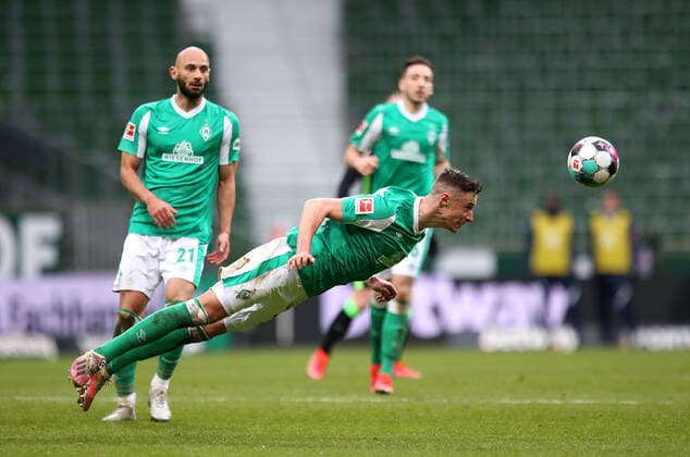 Bilder des Jahres 2021, Sport 03 März Sport Themen der Woche KW11 20.03.2021, Fussball 1. Bundesliga 2020 2021, 26. Spieltag, SV Werder Bremen - VfL Wolfsburg, im Weserstadion Bremen. Marco Friedl (Werder Bremen) ***DFL and DFB regulations prohibit any use of photographs as image sequences and or quasi-video.*** *** 20 03 2021, Football 1 Bundesliga 2020 2021, 26 Matchday, SV Werder Bremen VfL Wolfsburg, at Weserstadion Bremen Marco Friedl Werder Bremen DFL and DFB regulations prohibit any use of photographs as image sequences and or quasi video