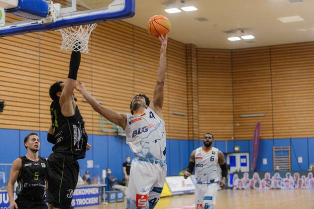 Akim-Jamal JONAH (34 Ehingen Urspring), Marvin HECKEL (47 Eisbaeren Bremerhaven) ; Eisbären Bremerhaven vs Team Ehingen Urspring, Basketball, 2. Bundesliga ProA, 21.03.2021, 27. Spieltag, Saison 2020 2021, Bremerhaven, Trainingscenter Amerikaring ; Copyright: xErikxHillmer EIBNERx EP_ehr Eisbären Bremerhaven vs Team Ehingen Urspring, Basketball, 2. Bundesliga ProA, 21.03.2021, 27. Spieltag, Saison 2020 2021 Bremerhaven Copyright: xErikxHillmer EIBNERx EP_ehr