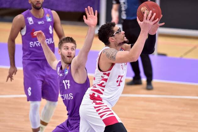 Isaiah Philmore (Baskets Bonn) (am Ball), Mathis Moenninghoff (BG Goettingen) (L) , Basketball, Bundesliga, BBL, BG Goettingen - Telekom Baskets Bonn, 21.03.2021, BG Goettingen - Telekom Baskets Bonn , Basketball, Bundesliga, GER, BBL, 21.03.2021 Goettingen Copyright: xEibner-Pressefotox-xRolandxSippelx