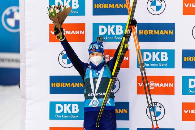 210321 Dzinara Alimbekava of Belarus second place celebrates on the podium after the Women s 12.5 km Mass Start during the IBU Biathlon World Cup on March 21, 2021 in Östersund Photo Joel Marklund BILDBYRAN code JM JM0088 bbeng biathlon biathlon biathlon world cup ibu world cup masstart dam Belarus cheers,  Copyright: JOELxMARKLUND BB210321JM076