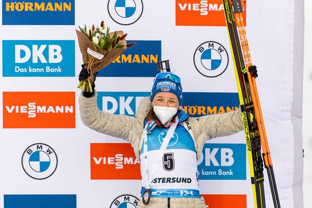 210321 Franziska Preuss of Germany third place celebrates on the podium after the Women s 12.5 km Mass Start during the IBU Biathlon World Cup on March 21, 2021 in Östersund Photo Joel Marklund BILDBYRAN code JM JM0088 bbeng biathlon biathlon biathlon world cup ibu world cup masstart dam germany cheers,  Copyright: JOELxMARKLUND BB210321JM078