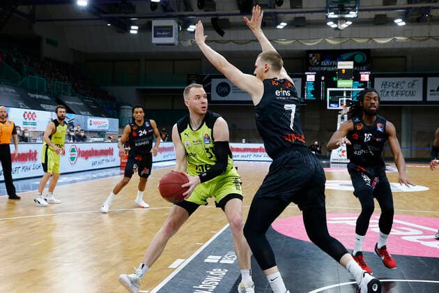 24 Matchday of the easyCredit BBL Basketball Bundesliga on 21 March 2021at the Oberfrankenhalle in Bayreuth Bavaria Germany Season 2020 2021 Medi Bayreuth vs NINERS Chemnitz Osvaldas Olisevicius Medi Bayreuth 31 left Jonas Richter NINERS Chemnitz 7 right