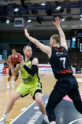 24 Matchday of the easyCredit BBL Basketball Bundesliga on 21 March 2021at the Oberfrankenhalle in Bayreuth Bavaria Germany Season 2020 2021 Medi Bayreuth vs NINERS Chemnitz Osvaldas Olisevicius Medi Bayreuth 31 left Jonas Richter NINERS Chemnitz 7 right