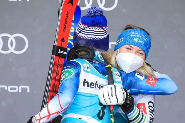 ALPINE SKIING - FIS WC Final Lenzerheide LENZERHEIDE,SWITZERLAND,21.MAR.21- ALPINE SKIING - FIS World Cup Final, giant slalom, ladies. Image shows Mikaela Shiffrin (USA) and Meta Hrovat (SLO). GEPAxpictures xMarioxBuehner