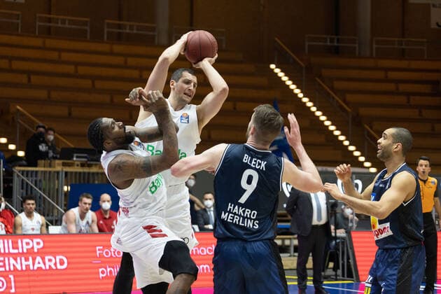 Jalen Reynolds Fc Bayern Munich, 8 Paul Zipser Fc Bayern Munich, 16 Fabian Bleck Hakro Merlins, 9 ¨¨HAKRO Merlins Crailsheim vs FC Bayern Munich, Basketball, Bundesliga, easy credit BBL, Matchday 24, Season 2020 2021, 21 03 2021, ¨¨ HAKRO Merlins Crailsheim vs FC Bayern Munich, Basketball, Bundesliga, easy credit BBL, Matchday 24, Season 2020 2021, 21 03 2021 Ilshofen. Copyright: xNinaxSander xEibnerxPressefotoxIx EP_NSR