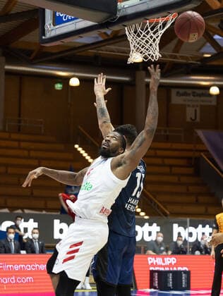 Jalen Reynolds Fc Bayern Munich, 8 Bogdan Radoslavjevic Hakro Merlins, 15 ¨¨HAKRO Merlins Crailsheim vs FC Bayern Munich, Basketball, Bundesliga, easy credit BBL, Matchday 24, Season 2020 2021, 21 03 2021, ¨¨ HAKRO Merlins Crailsheim vs FC Bayern Munich, Basketball, Bundesliga, easy credit BBL, Matchday 24, Season 2020 2021, 21 03 2021 Ilshofen. Copyright: xNinaxSander xEibnerxPressefotoxIx EP_NSR