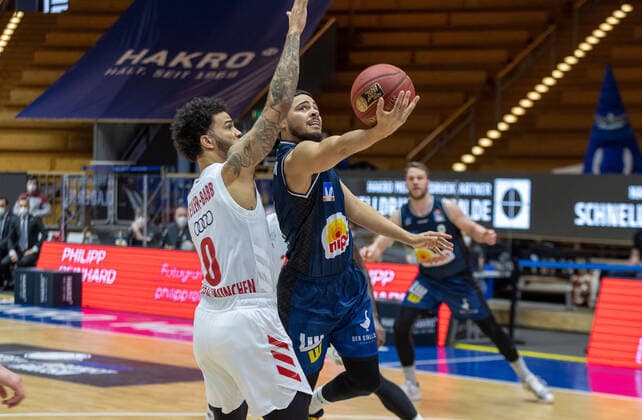 Tim Coleman HAKRO Merlins Crailsheim, 11 ,Nick Weiler Babb FC Bayern Munich, 0 ¨¨HAKRO Merlins Crailsheim vs FC Bayern Munich , 1 Basketball, Bundesliga, BBL, Easy Credit Basketball, Matchday 24, Season 2020 2021, 21 03 2021, ¨¨ HAKRO Merlins Crailsheim FC Bayernh Munich, Basketball, 1 Bundesliga, Easy Credit 1 Basketball, Matchday 24, Season 2020 2021, 21 03 2021 Crailsheim. Copyright: xDennisxDuddek xEibnerxPressefotox EP_DDU
