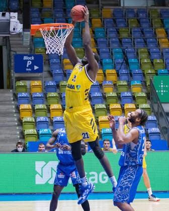 Fraport Skyliners Alba Berlin, easyCredit BBL Dunking by Christ Koumadje Alba Berlin, 21 Basketball match of the easyCredit BBL between the Fraport Skyliners and Alba Berlin on 21 March 2021 at the Fraport Arena in Frankfurt am Main , Frankfurt am Main Hesse Germany Fraport Arena