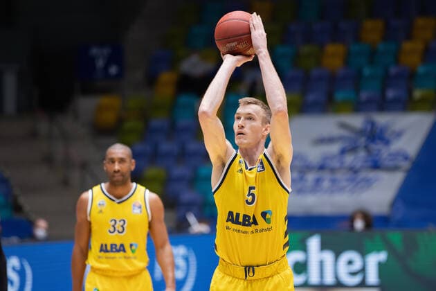 Fraport Skyliners Alba Berlin, easyCredit BBL Niels Giffey Alba Berlin, 5 during the free throw basketball match of the easyCredit BBL between the Fraport Skyliners and Alba Berlin on 21 March 2021 at the Fraport Arena in Frankfurt am Main , Frankfurt am Main Hesse Germany Fraport Arena