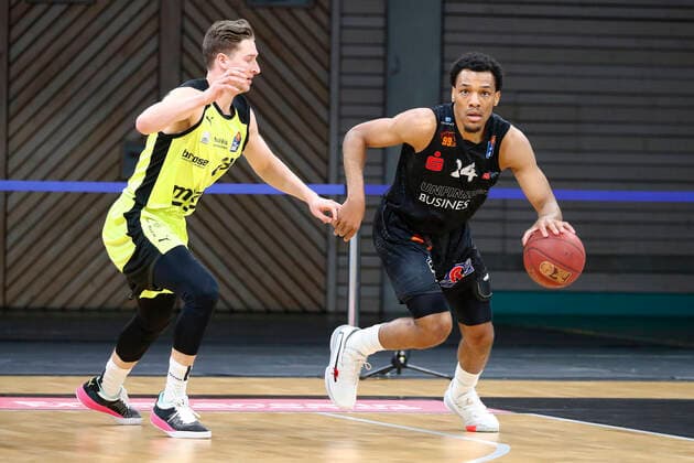 24 Matchday of the easyCredit BBL Basketball Bundesliga on 21 March 2021in the Oberfrankenhalle in Bayreuth Bavaria Germany Season 2020 2021 Medi Bayreuth vs NINERS Chemnitz David Walker Medi Bayreuth23 left George King NINERS Chemnitz 24 right