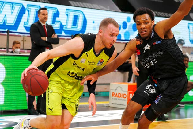 24 Matchday of the easyCredit BBL Basketball Bundesliga on 21 March 2021in the Oberfrankenhalle in Bayreuth Bavaria Germany Season 2020 2021 Medi Bayreuth vs NINERS Chemnitz Osvaldas Olisevicius Medi Bayreuth 31 left George King NINERS Chemnitz 24 right