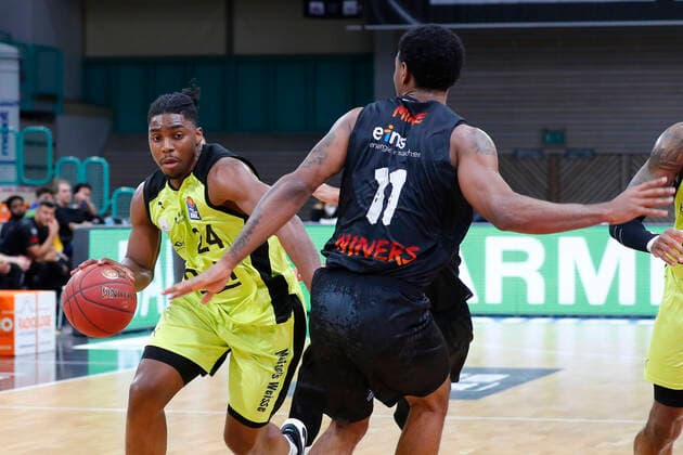 24 Matchday of the easyCredit BBL Basketball Bundesliga on 21 March 2021in the Oberfrankenhalle in Bayreuth Bavaria Germany Season 2020 2021 Medi Bayreuth vs NINERS Chemnitz Frank Bartley Medi Bayreuth 24 left Isiaha Mike NINERS Chemnitz 11 right
