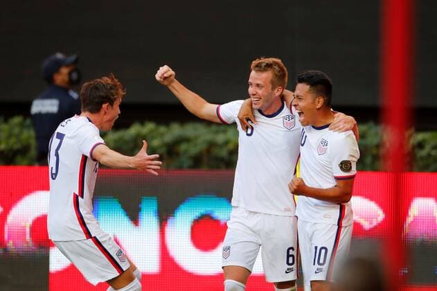 Sebastián Saucedo (r), Djordje Mihailovic (c) and Samuel Vines (l) of the United States celebrate a touchdown against the Dominican Republic during a CONCACAF Men s Olympic Qualifying tournament soccer match between the Dominican Republic and the United States, at the Akron stadium, in Guadalajara, Jalisco, Mexico, 21 March 2021. Dominican Republic vs US !ACHTUNG: NUR REDAKTIONELLE NUTZUNG!  Copyright: xFranciscoxGuascox AME4398 20210322-637519781879737123