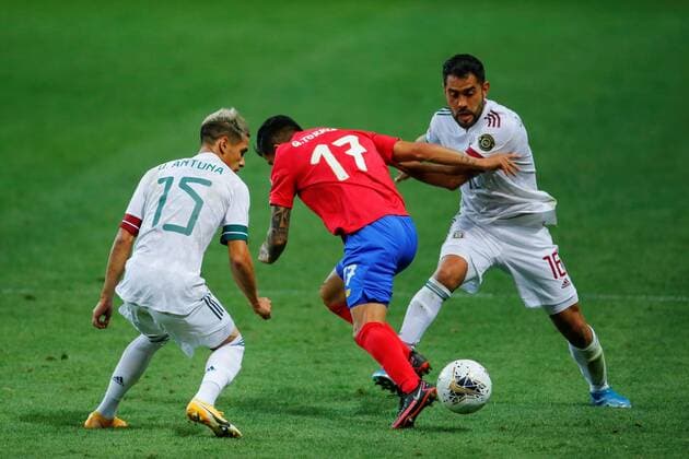 GUADALAJARA (MEXICO), 03 21 2021.- Gerson Torres (c) from Costa Rica disputes the ball with Uriel Antuna (l) and José Esquivel (d) from Mexico during a match of the CONCACAF Men s Olympic Qualifying tournament for soccer, at Akron Stadium, in Guadalajara, Jalisco, Mexico, 21 March 2021. EFE Francisco Guasco Costa Rica - Mexico !ACHTUNG: NUR REDAKTIONELLE NUTZUNG!  Copyright: xFranciscoxGuascox AME4424 20210322-637519817090368947
