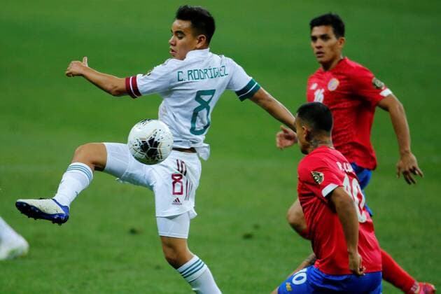 GUADALAJARA (MEXICO), 03 21 2021.- Randal Leal (r) of Costa Rica disputes the ball with Carlos Rodríguez (l) of Mexico during a match of the CONCACAF Men s Olympic Qualifying tournament soccer, at Akron Stadium, in Guadalajara, Jalisco, Mexico, 21 March 2021. EFE Francisco Guasco Costa Rica - Mexico !ACHTUNG: NUR REDAKTIONELLE NUTZUNG!  Copyright: xFranciscoxGuascox AME4442 20210322-637519843644834873