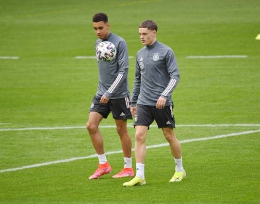 v re , Florian Wirtz Germany , Jamal Musiala Germany 23 03 2021, football GER, world cup qualification 2021 2022, training german national football team, photo Maik Hölter TEAM2sportphoto Duesseldorf Nordrhein Westfalen Germany Team2