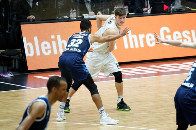 BBL easyCredit Basketball Bundesliga Season 2020 2021 8 Matchday on Tuesday, 23 March 2021 at edel optics de Arena in Hamburg Hamburg Towers Alba Berlin v l Johannes Thiemann Berlin , Maik Kotsar Towers Hamburg Towers Alba Berlin