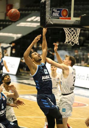 Johannes Thiemann ALBA throws against Maik KOTSAR Towers Basketball Men Bundesliga on Tue 23 03 2021 Hamburg Towers ALBA Berlin