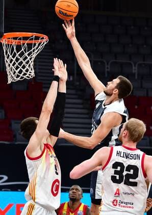 BAMBERG 23 03 2021 Basketball Season 2020 21 Basketball Champions League Brose Bamberg Casademont Zaragoza Chase Fieler 20, Brose Bamberg throws against Nicolas Brussino 9, Casademont Zaragoza photo Hans Martin Issler isslerimages Brose Bamberg Casademont Zaragoza