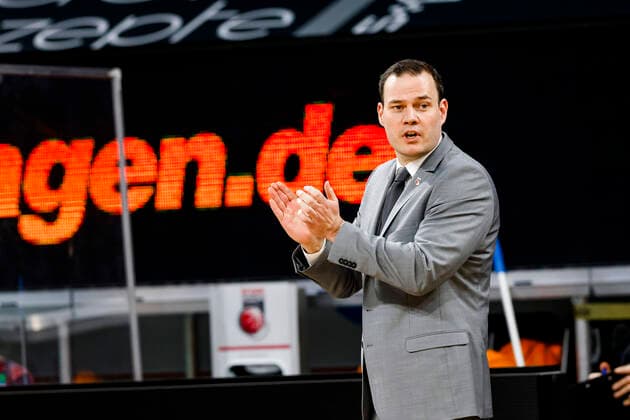 Right Headcoach Johan Roijakkers Brose Bamberg Basketball Champions League 2020 21, Playoffs Matchday 8, Brose Bamberg Casademont Saragossa 23 03 2021, Bamberg, Brose Arena Copyright: DanielxLöb
