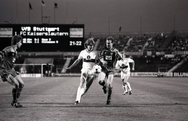 23 05 89 VfB Stuttgart 1 FC Kaiserslautern Germany, Stuttgart, 23 05 1989, Football, Bundesliga, Season 1988 1989, VfB Stuttgart 1 FC Kaiserslautern 3 1 v l Michael Schröder VfB Stuttgart , Axel Roos 1 FC Kaiserslautern