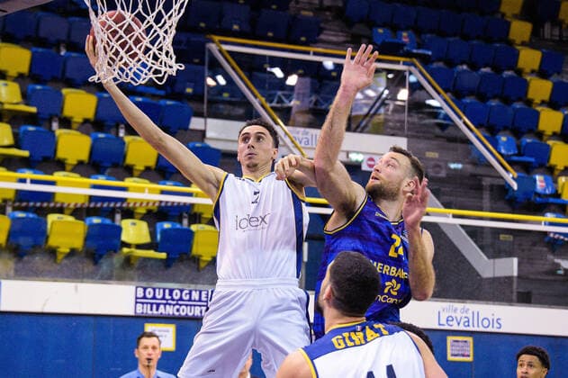Maxime Roos ( 7 - Metropolitans 92 ) - COSTELLO MATTHEW ( 24 - Gran Canaria ) - BASKET : Metropolitans 92 vs Gran Canaria - Eurocup - Levallois - 23 03 2021 FedericoPestellini Panoramic 