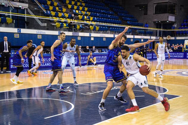 Tomer Ginat ( 41 - Metropolitans 92 ) - SHURNA JOHN ( 14 - Gran Canaria ) - BASKET : Metropolitans 92 vs Gran Canaria - Eurocup - Levallois - 23 03 2021 FedericoPestellini Panoramic 