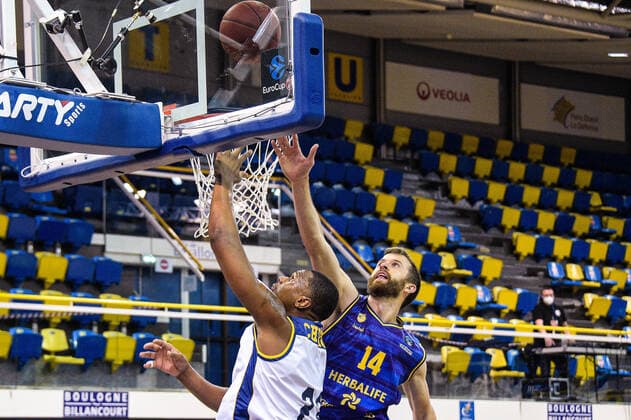 CHIKOKO Vitalis ( 23 - Metropolitans 92 ) - SHURNA JOHN ( 14 - Gran Canaria ) - BASKET : Metropolitans 92 vs Gran Canaria - Eurocup - Levallois - 23 03 2021 FedericoPestellini Panoramic 