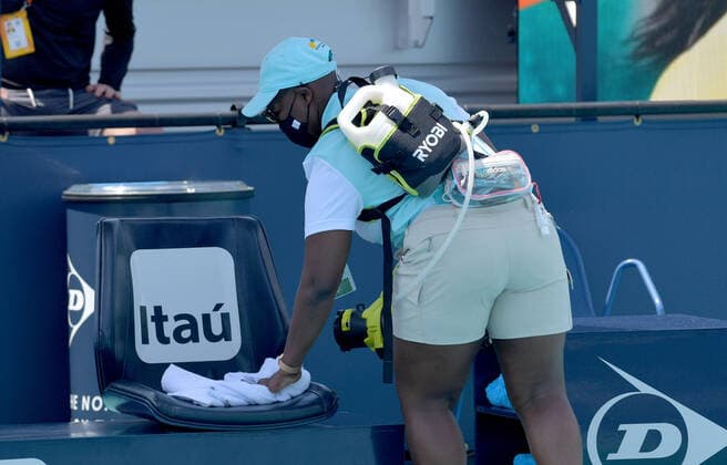 March 23, 2021, Miami Gardens, Florida, United States Of America: MIAMI GARDENS, FL - MARCH 23: Venus Williams seen playing on day 2 of the Miami Open on March 23, 2021 at Hard Rock Stadium in Miami Gardens, Florida. ...People: Venus Williams Miami Gardens United States Of America - ZUMAs214 20210323_zda_s214_006 Copyright: xSMGx