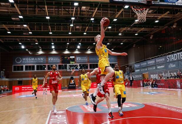 23 03 2021, Basketball, BBL 2020 2021, 19 matchday, s Oliver Wuerzburg MHP RIESEN Ludwigsburg, GER, Wuerzburg, s Oliver Arena picture from left Jacob Patrick MHP RIESEN Copyright: HMBxMedia xHeikoxBecker
