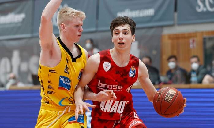 23 03 2021, Basketball, BBL 2020 2021, 19 matchday, s Oliver Wuerzburg MHP RIESEN Ludwigsburg, GER, Wuerzburg, s Oliver Arena Picture from left Jacob Patrick MHP RIESEN and Julius Boehmer s Oliver Wuerzburg Copyright: HMBxMedia xHeikoxBecker