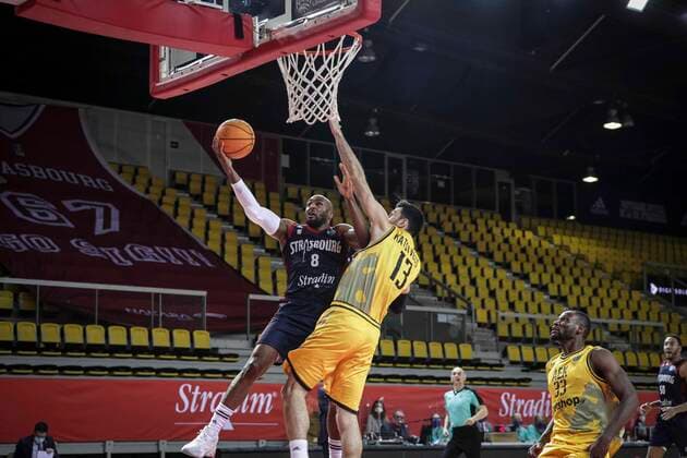 DeAndre Lansdowne 8 SIG Strasbourg vs AEK Basketball Champions League BASKET BALL : SIG Strasbourg vs AEK Athenes Basketball - Ligue des Champions - 23 03 2021 ElyxandroCEGARRA PANORAMIC 