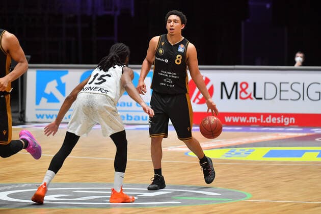 Chemnitz, Germany 24 March 2021 BBL 2020 2021 Niners Chemnitz vs Basketball Loewen Braunschweig v li in duel Marcus Thornton Chemnitz and James Robinson Braunschweig Fair Chemnitz Saxony Copyright: xFotostandx xDostmannx