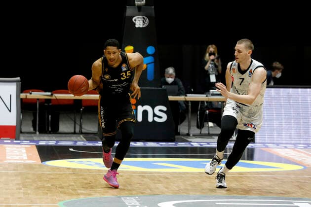 24 03 2021, easyCredit Basketball Bundesliga, BBL, 2020 2021 season, mens, Chemnitz Niners Basketball Lions Braunschweig Karim Jallow, Basketball Lions Braunschweig, Jonas Richter, Niners Chemnitz Chemnitz Fair Chemnitz Saxony Germany