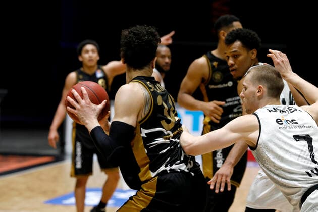 24 03 2021, easyCredit Basketball Bundesliga, BBL, 2020 2021 season, mens, chemnitz niners basketball lions brunswick gavin schilling, basketball lions brunswick chemnitz fair chemnitz saxony germany