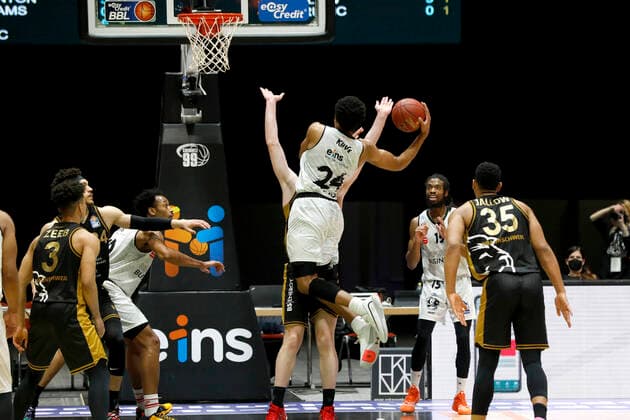 24 03 2021, easyCredit Basketball Bundesliga, BBL, 2020 2021 season, mens, Chemnitz Niners Basketball Lions Braunschweig George King, Niners Chemnitz Chemnitz Fair Chemnitz Saxony Germany